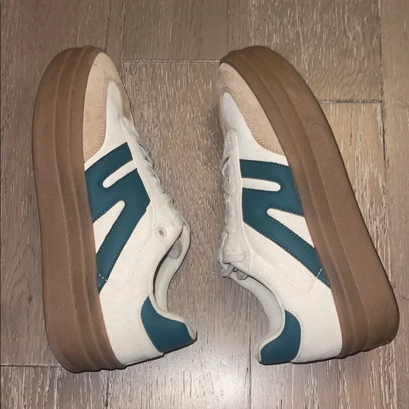 Stylish White and Tan Sneakers with bold green stripe, platform rubber sole - Picture 7 of 9